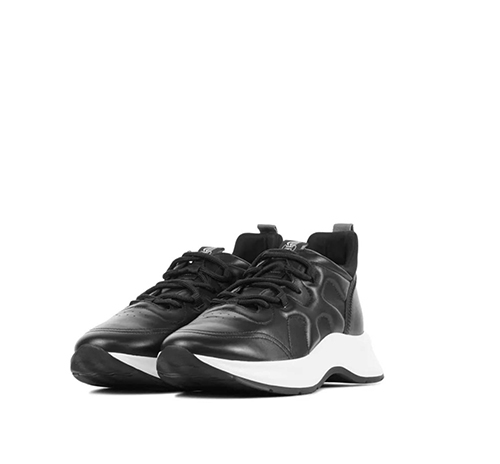 H585 Black Leather Sneakers