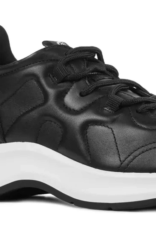 H585 Black Leather Sneakers