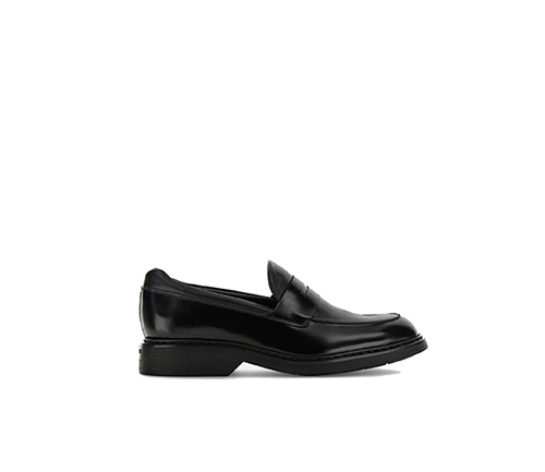 H576 Black Loafers