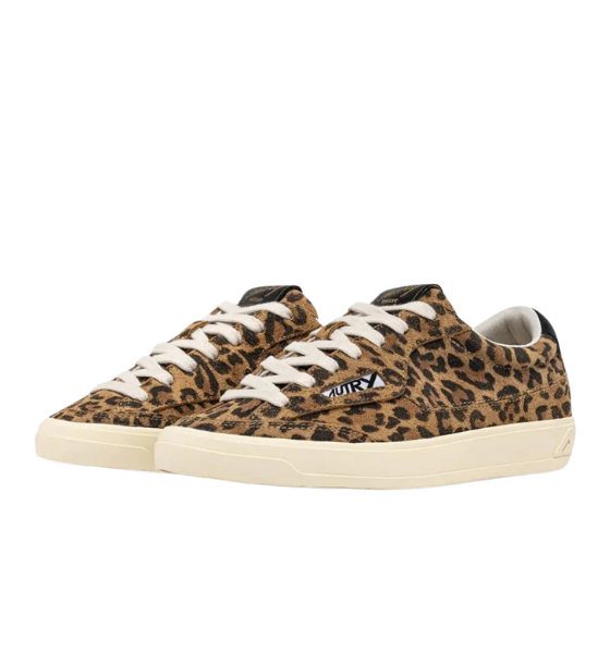 Leopard Windscape Low Woman