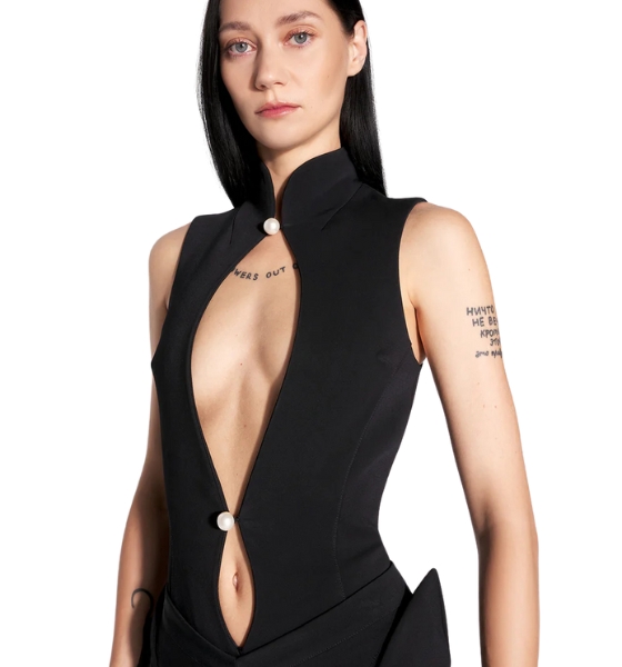 Black Tailor Pearls Body
