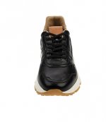 Hyperlight Black Sneakers