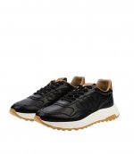 Hyperlight Black Sneakers
