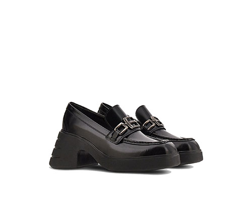 H618 Black Loafers