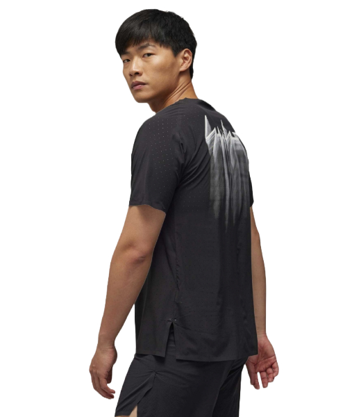 M RUN SS TEE Black T-Shirt