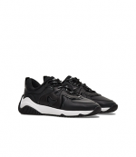 H597 Black Sneakers