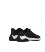 H597 Black Sneakers