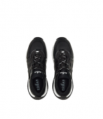 H597 Black Sneakers