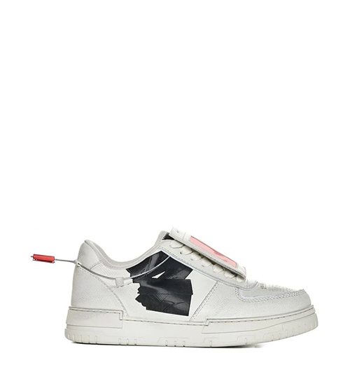 Avril Sneakers
