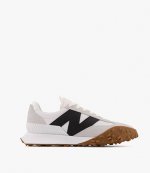 XC72 Medium White Grey Black Moyen Sneakers