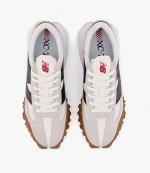 XC72 Medium White Grey Black Moyen Sneakers
