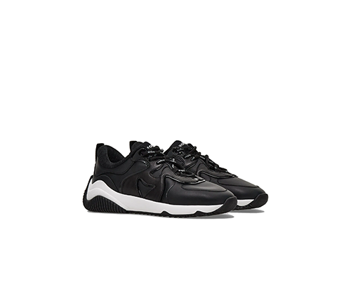 H597 Black Sneakers