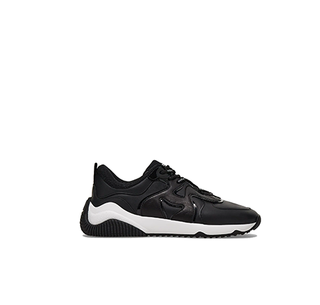 H597 Black Sneakers