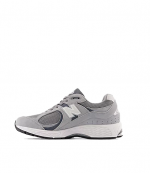 2002R New Balance Grey White Moyen Classic Sneakers