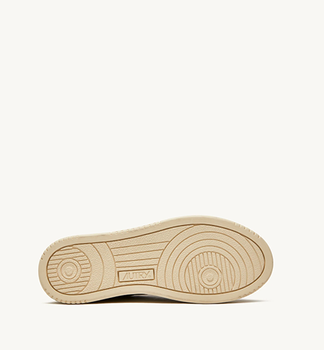 Medalist White/Silver Low Woman