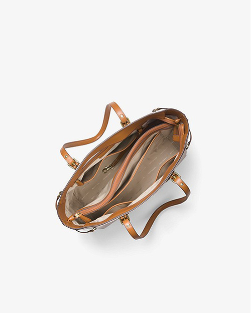 Vanilla Voyager Shoulder Bag