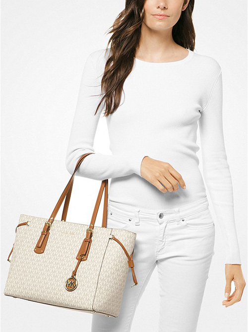 Vanilla Voyager Shoulder Bag