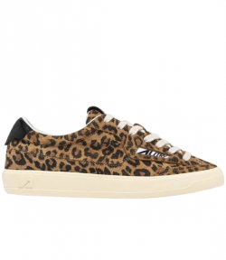 Leopard Windscape Low Woman
