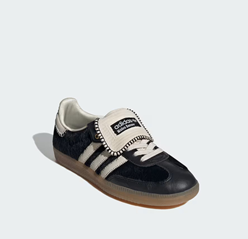 WB Black Pony Tonal Samba